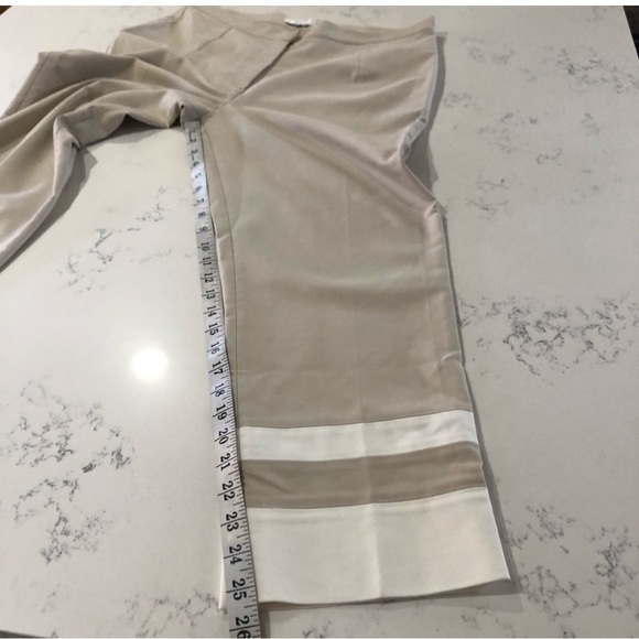 B& Co capris beige & cream minimalist - Picture 13 of 13